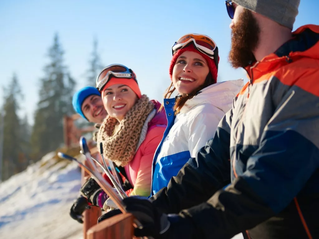 Des amis venus skier dans les Vosges